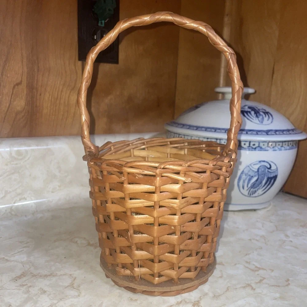 Stunning Handled 5